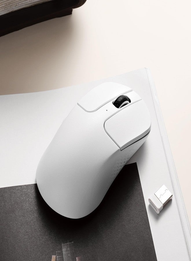 كيشرون ماوس Keychron M3 Mini 4K لاسلكي بتقنية بلوتوث 5.1/2.4 جيجاهرتز/سلكي بصري، خفيف الوزن للغاية (55 جرامًا)، مزود بمستشعر PixArt 3395 قابل للبرمجة بدقة تصل إلى 26000 نقطة في البوصة/650 بوصة في الثانية، متوافق مع أنظمة ويندوز وماك ولينكس - أبيض - Image 4